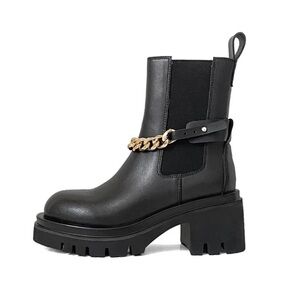 Motorcycle boot with removable gold chain. Size US 6.